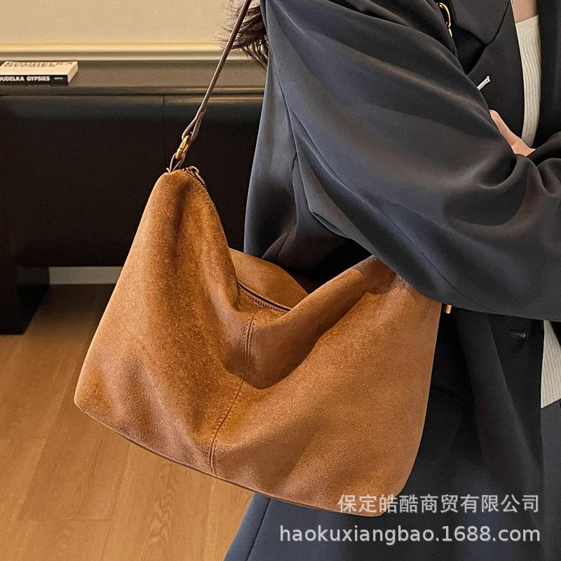 Retro Bag Women's Large Capacity 2025 New Autumn and Winter Versatile Messenger Bag Casual Shoulder Underarm Commuter Tote Bag