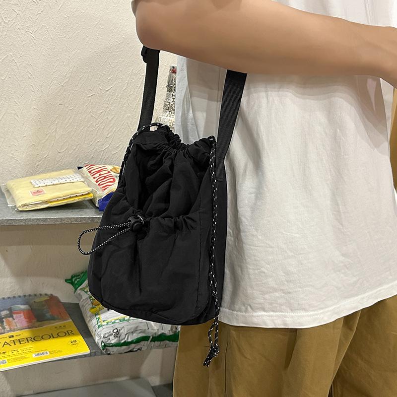 Simple Drawstring Messenger Bag Casual Shoulder Bag Trendy Outdoor Mobile Phone Bag Bundle Mouth Personalized Lightweight Bucket Bag