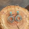 Retro náušnice v bohémském stylu s kovovými geometrickými vyřezávanými náušnicemi v etnickém stylu