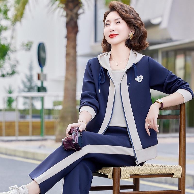 

Stylish Spring & Autumn Sports Suit for Women: Age-Defying, Elegant Two-Piece Set for Middle-Aged & Elderly Moms. XXL for 110-125 kg Темно-синій