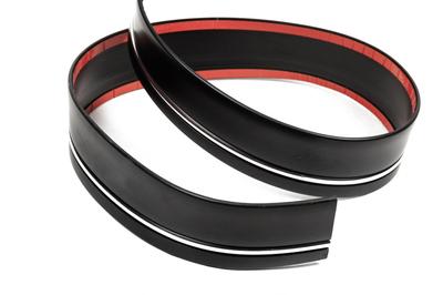 Black Molding with Chrome Stripe Sal65 (1 Meter, 59 Mm)