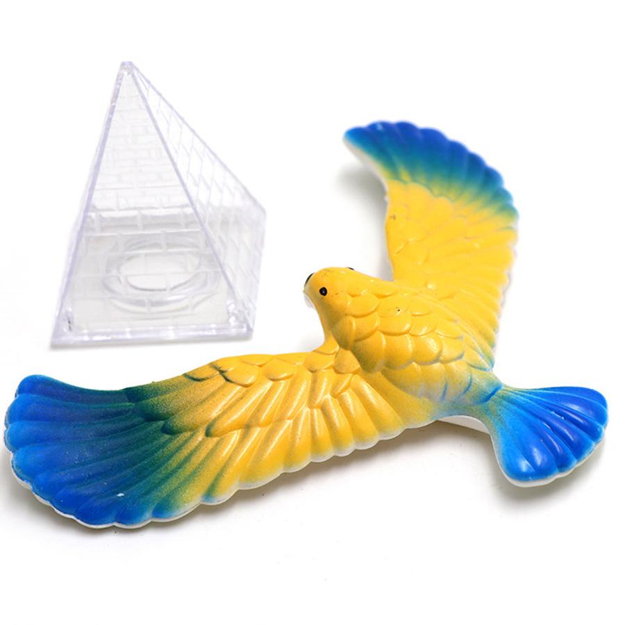 4pcs Balancing Eagle with Pyramid Stands Finger Balance Bird Creative Desktop Decorative Ornaments Novelty Trick Party Gifts