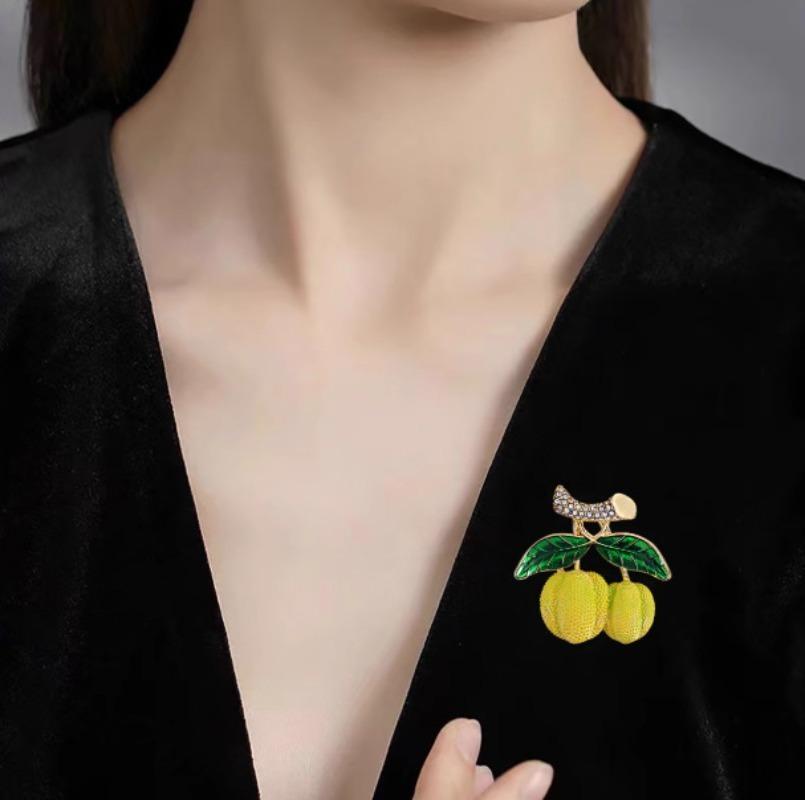 1Pc Cute Durian Brooch for Men Women Exquisite Durian Fruit Pins Trendy Accessories Party Summer Holiday Gift