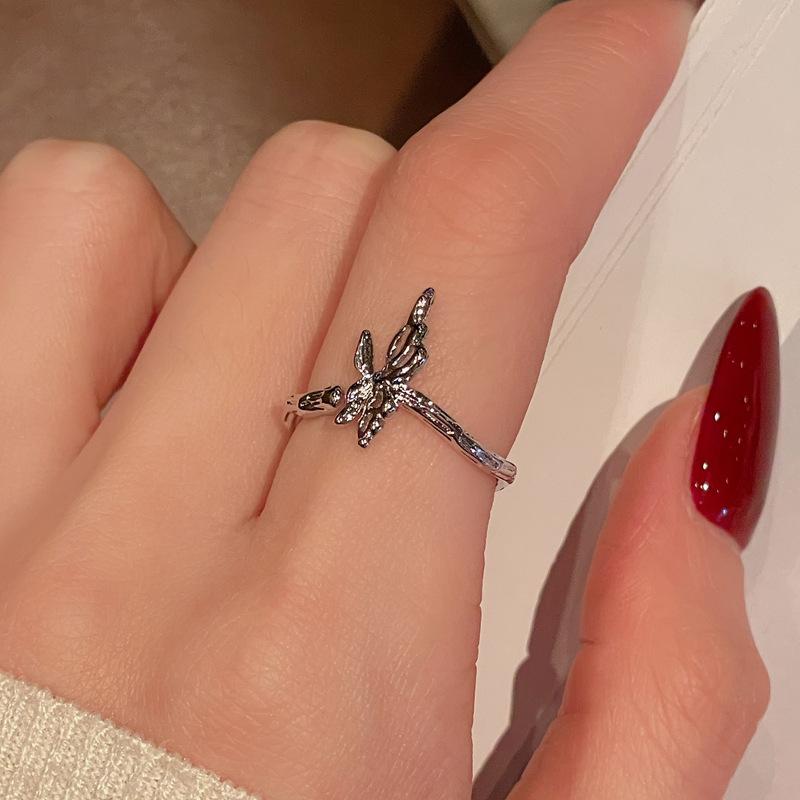 Neues Nischendesign Schmetterling offener Ring Hoher Sinn für Temperament Fischschwanz Goldfisch Französischer leichter Luxusring Damen