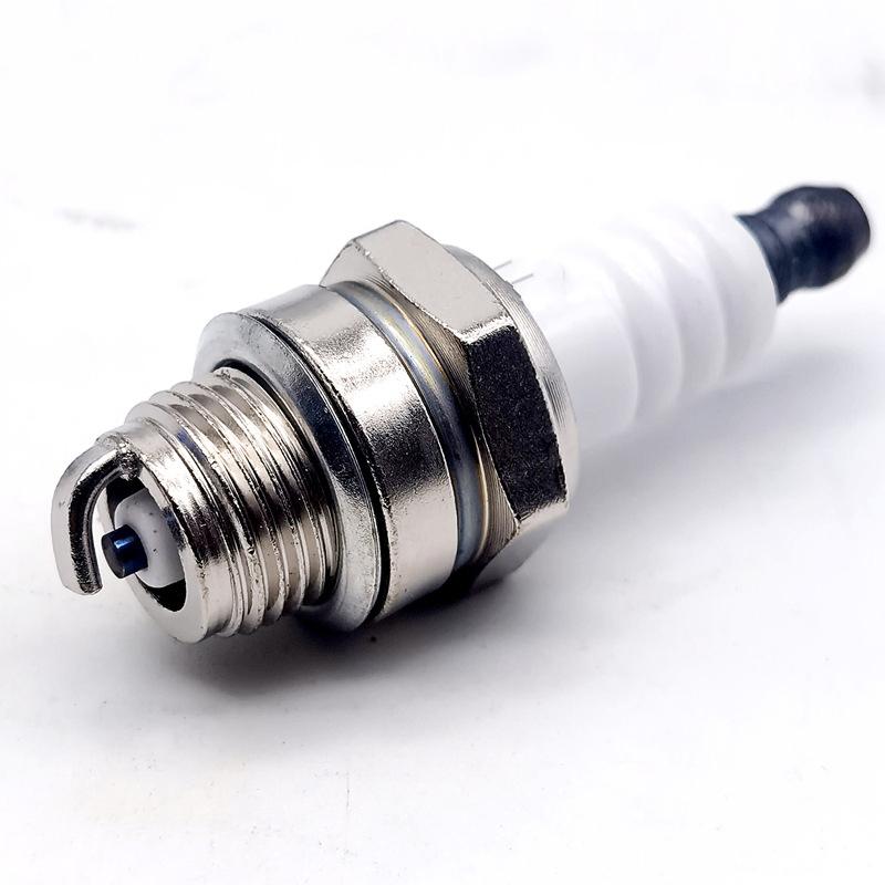 1Pcs L7T Spark Plug For Chainsaw And Brush Cutter Gasolina Chainsaws Spare Parts Garden Tools