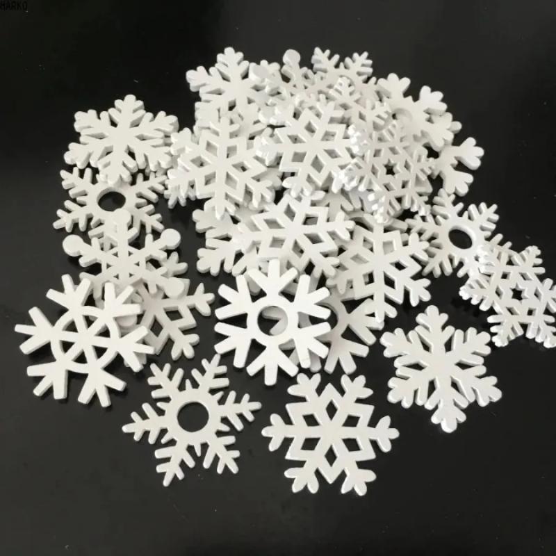 200Pcs Christmas Snowflake Mix Shape Wooden Pendants White Snowflakes Ornaments for New Year Navidad Xmas Decor