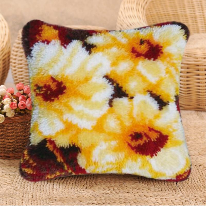 Cartoon Embroidery Latch Hook Kit Seat Cushion Carpet Pillow Latch Hook Rug Kit Smyrna Package Button Pad Package DIY Decorative