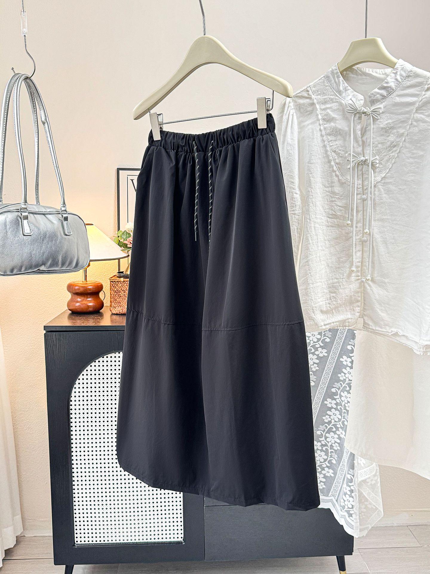 Korean-Style Ice Silk A-Line Skirt: Elastic Waist, Slimming, for Spring/Summer 2026 One Size чёрный