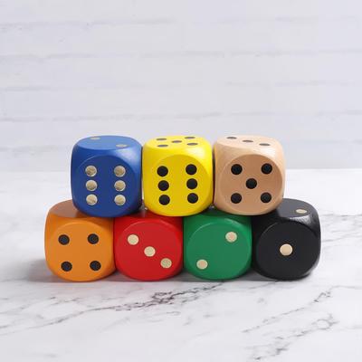 5cm 1Stück Holzwürfel 6-seitig Spiel Schach Requisiten Spielzeug Großer Farbiger Würfel Rundes Sieb Massivholz Punkte Unterhaltung