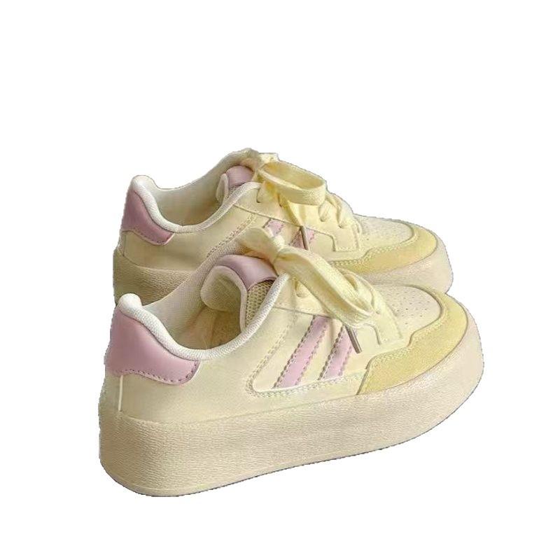 Thick sole height increase 2026 spring and autumn new retro soft sole comfortable moral training shoes women's casual versatile board shoes