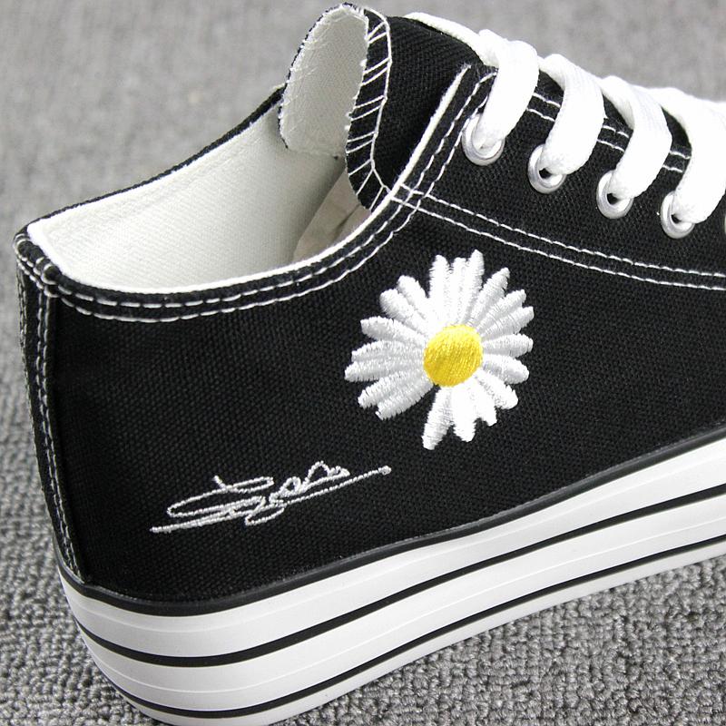 Fashion 2024 New Thick-Soled White Shoes Daisy Canvas Shoes Women's Half-slipper Half-Drag Low-Top Shoe 6cm Internal Increased Sneaker