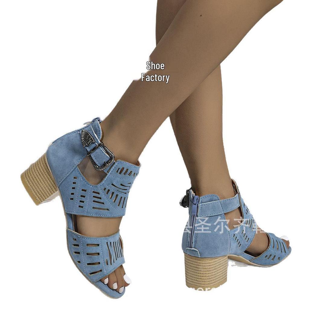 Europäischer & Amerikanischer Stil Klobiger Absatz Ausgehöhlt Geschnitzt Übergröße Damen Sandalen, Neu für Sommer 2023