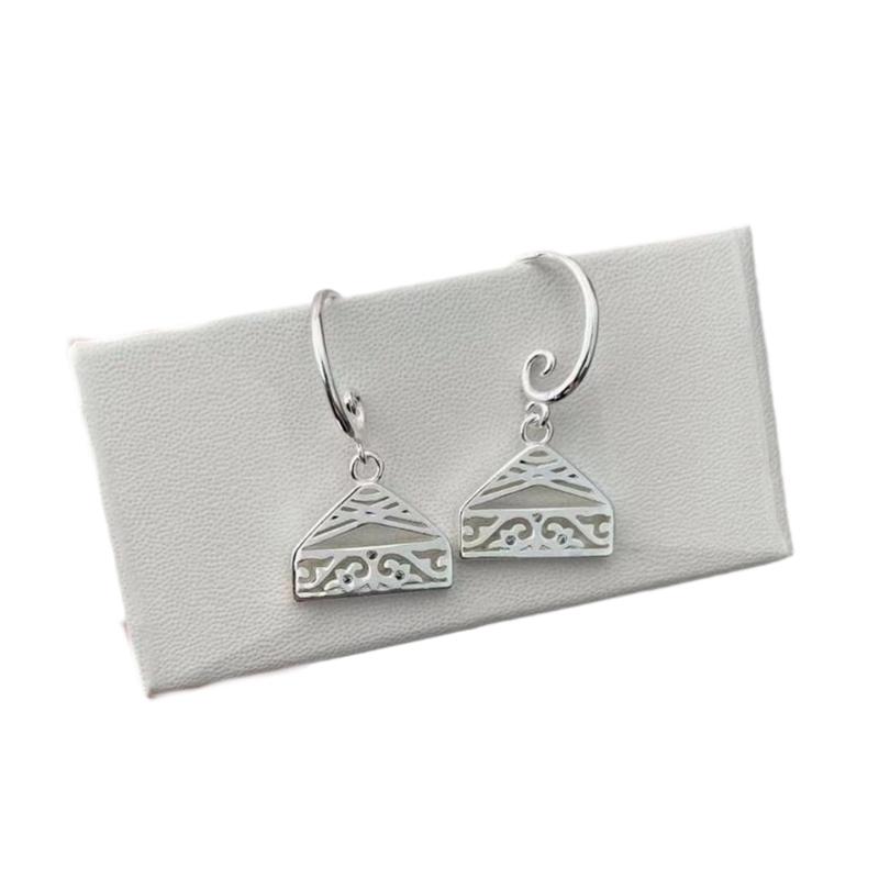 Элегантные винтажные ажурные серьги-подвески с этническим шармом в виде монгольской юрты. Уникальные украшения для модных женщин.