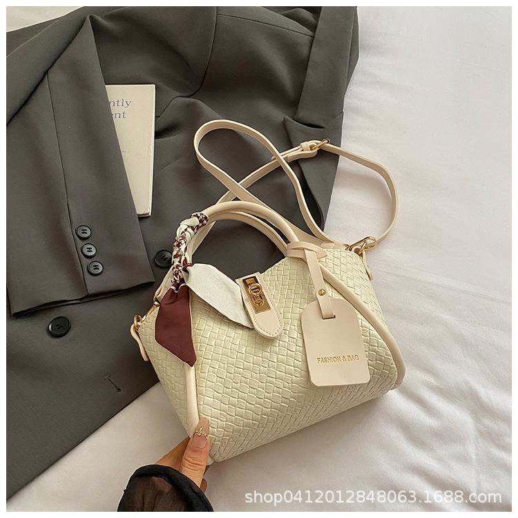 

Vegetable basket bag 2025 summer fashion trend portable messenger bag large capacity foreign style silk scarf woven bucket bag tide