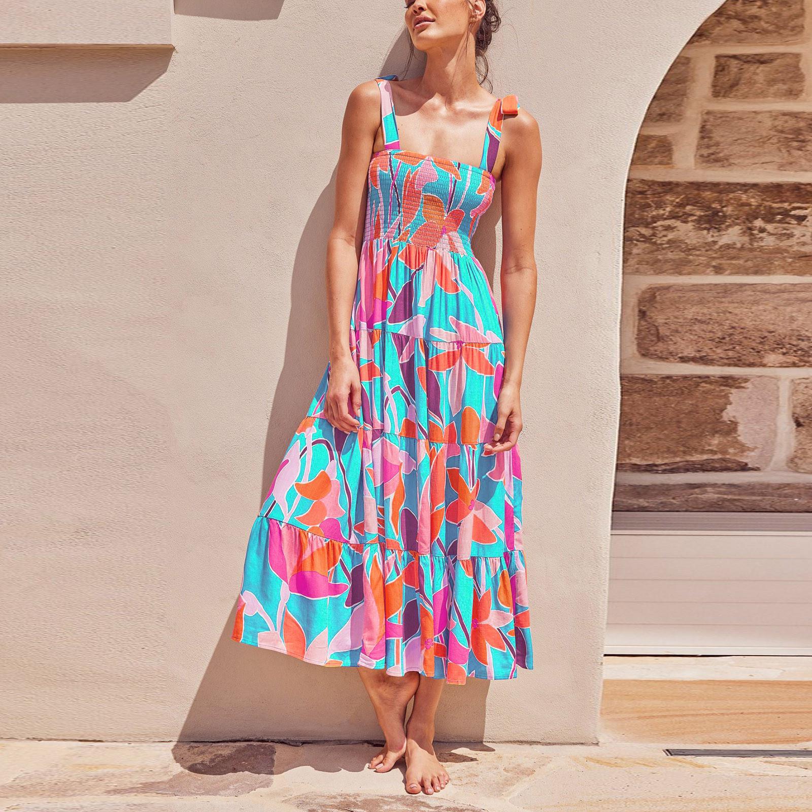 Летнее женское пляжное платье для отдыха на бретельках с открытой спиной и принтом — фото 5