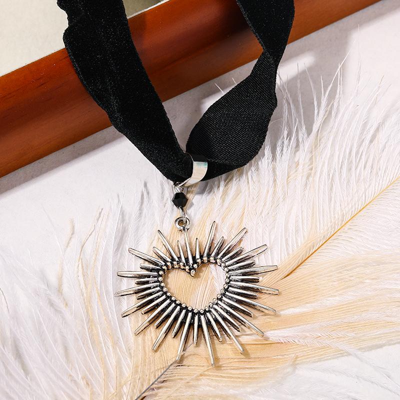 Collana Choker in Velluto con Ciondolo Cameo Vampiro Gotico per Donna Moda Strega Pagana Gioielli Regali per Ragazze Choker Punk Creativo