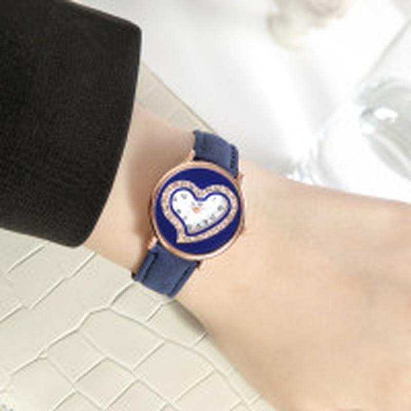 Fashion Women Watches Casual Quartz Leather Band Strap Watch Ladies Love Heart Watch Elegant Bracelet Simple Crystal Watches