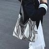 Retro Casual Tote Bag Fashiable Design Canvas Bag New Style Printed Shoulder Bag Large Capacity Ctrasting Handbags For Women