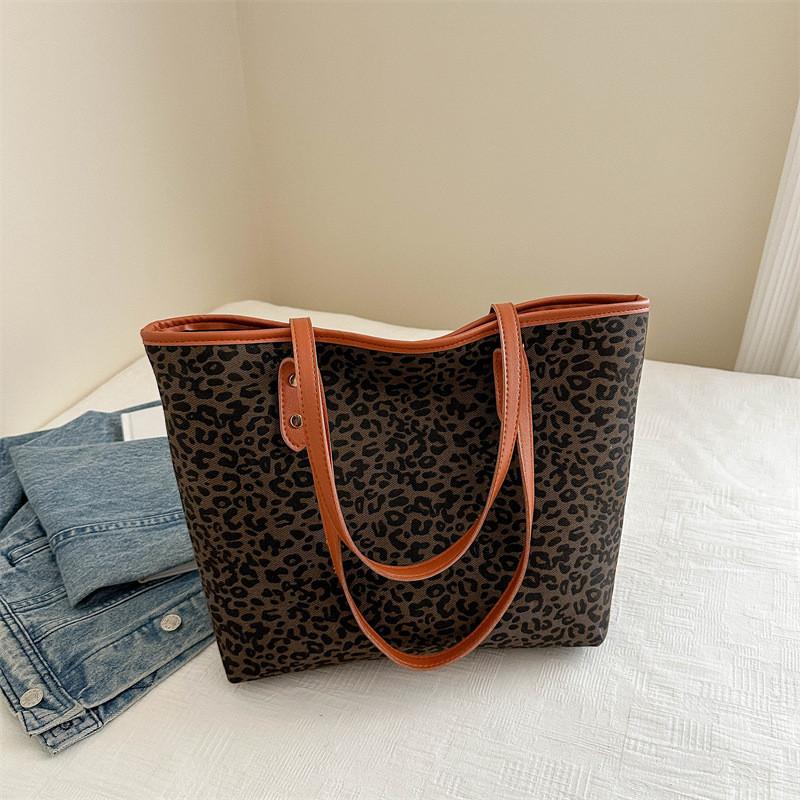 Vintage Fashion Leopard Print Tote Bag Stylish And Trendy Design For Fall 2024