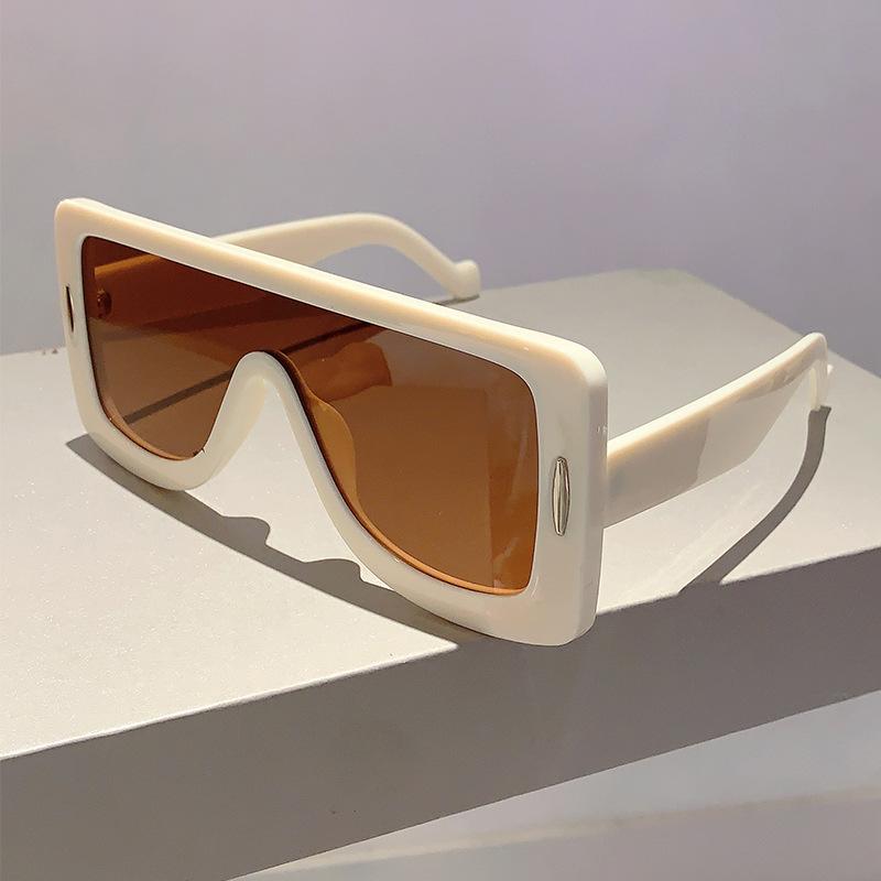 Flat Top Vintage One Piece Big Frame Sunglasses Women For Men Luxury Brand Designer Sun Glasses Punk Popular Rivet Hip Hop Shade