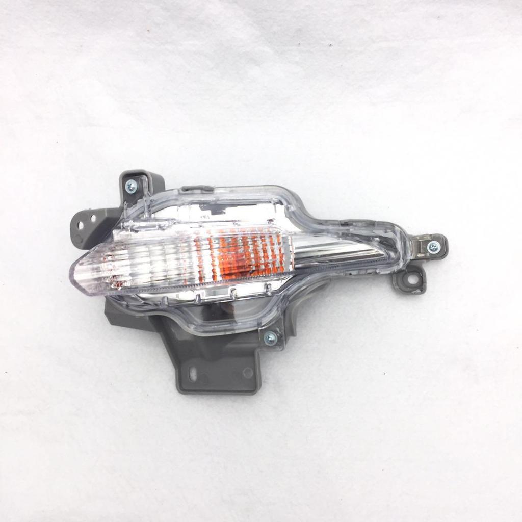Front Bumper Turn Signal Light Assembly for Mazda Axela 2017-2018 Models with Bulb.