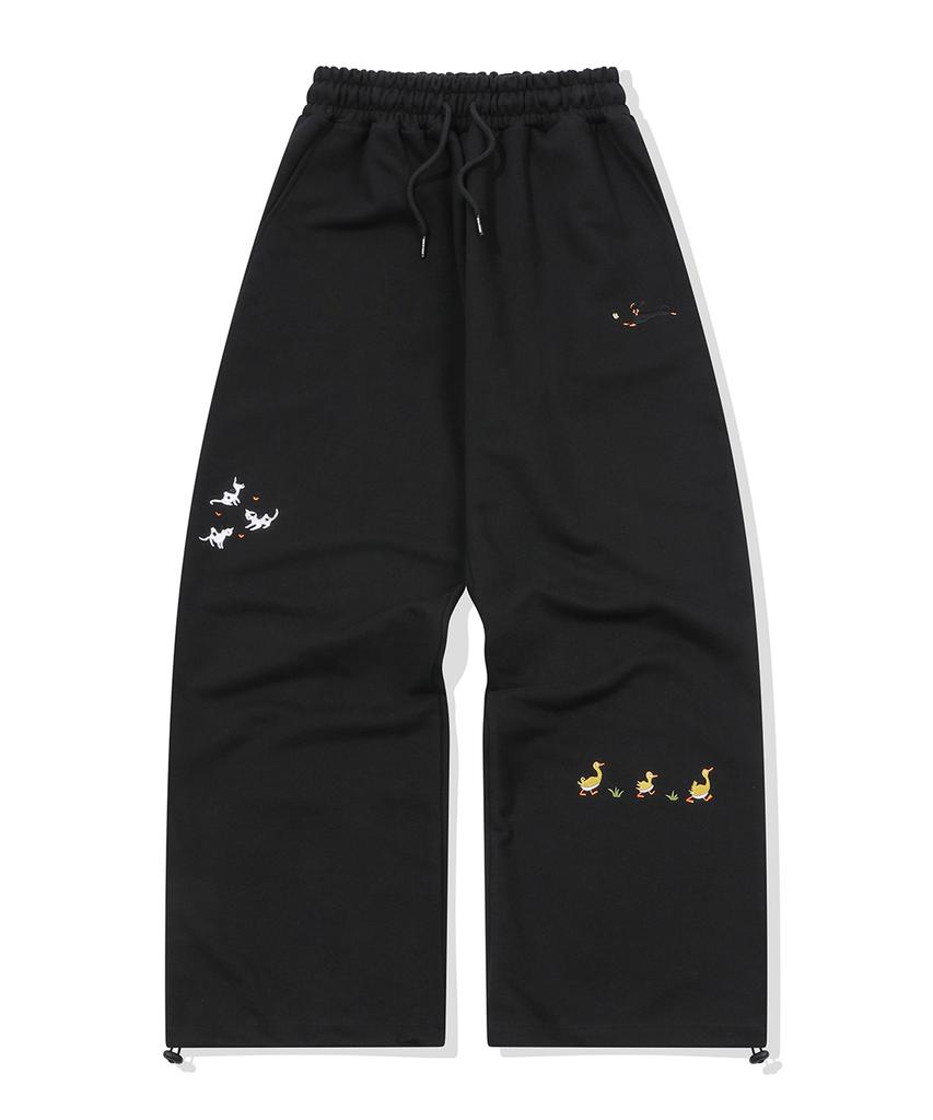 CPGN STUDIO Animal Stitch Sweatpants Black