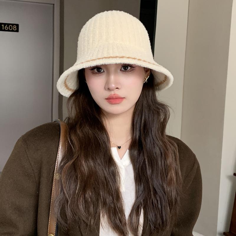 

Hat women s big head circumference shows small face, warm and thickened color matching wool knitted hat versatile fashion basin hat retro style one size fits all чорний