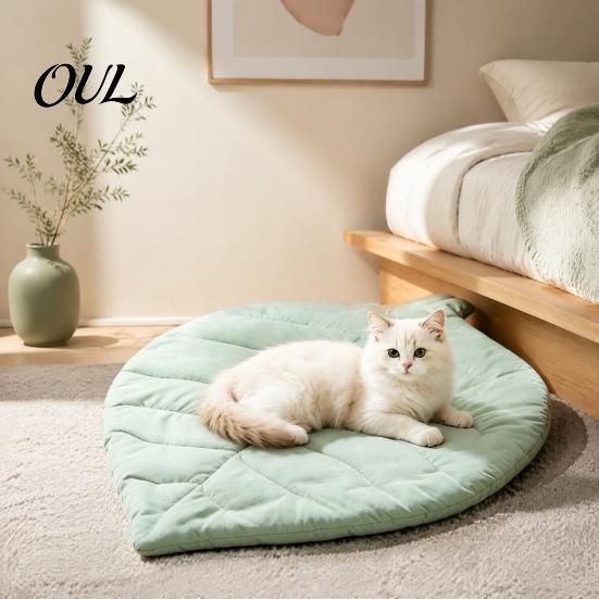 Non Slip Pet Mat for Furniture Leaf Shaped Mat, Soft Reversible Cat Sleeping Pad, Washable Indoor Padded Dog Bed Sofa Floor Crate Use Natural
