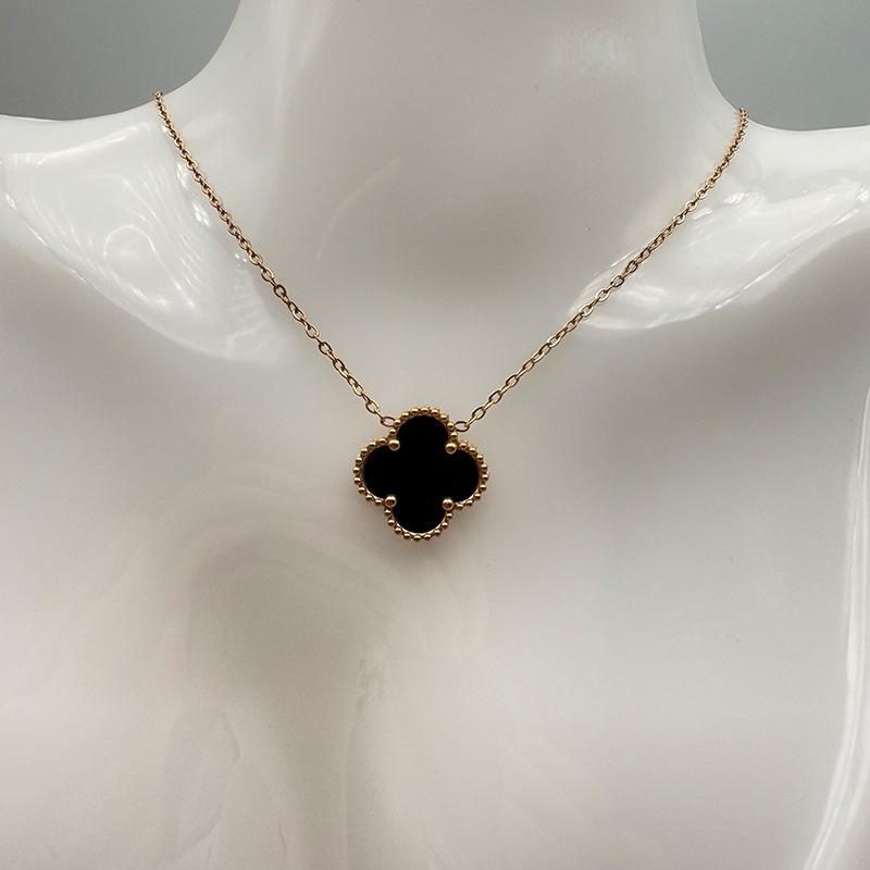 Temperament Socialite Lucky Four-leaf Clover Titanium Steel Necklace Female Internet Celebrity Light Luxury Five-flower Clavicle Ladies Necklace