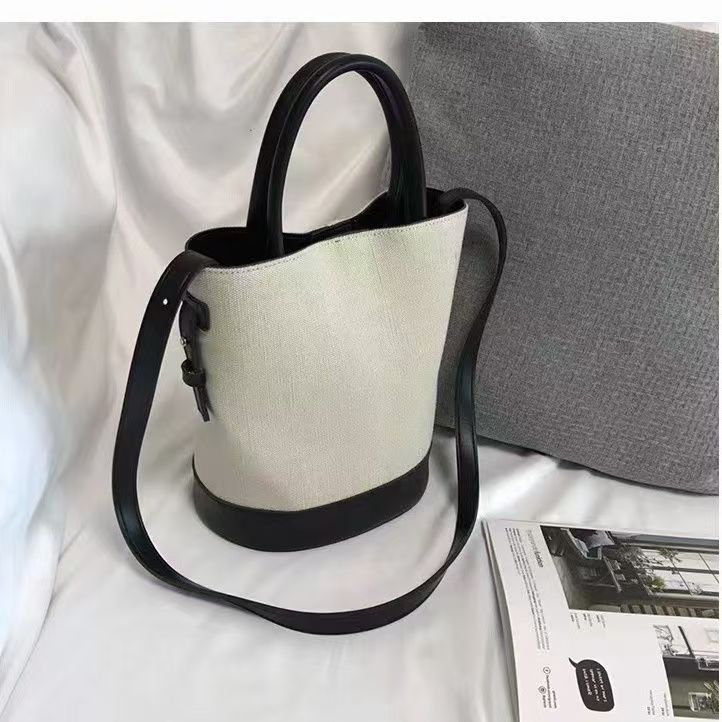 Send girlfriend bucket bag underarm bag Qixi Festival gift bag women's bag handbag daily commute