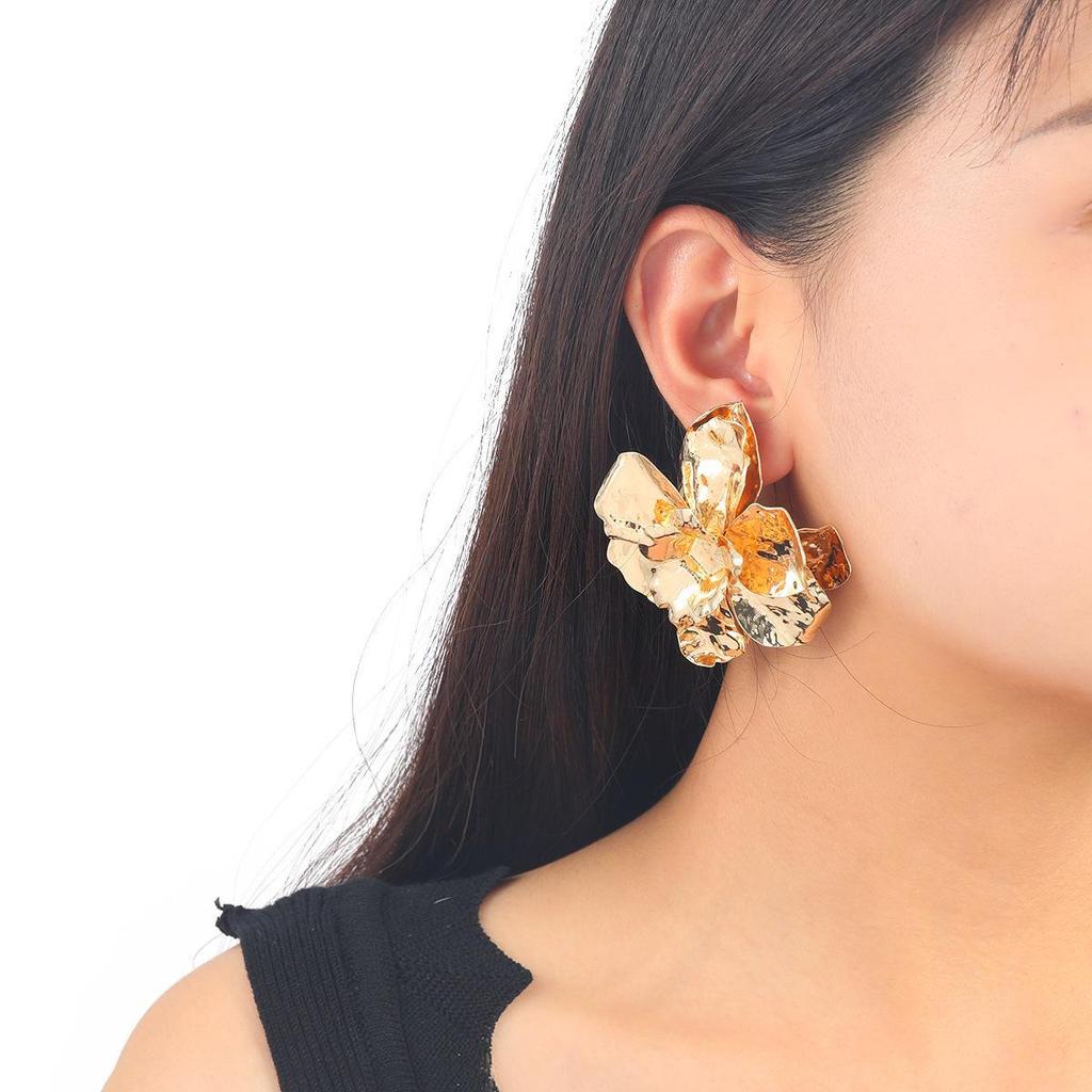 Z High-End Metal Pleated Flower Earrings: Unique, Bold, Heavy-Duty Design for Women