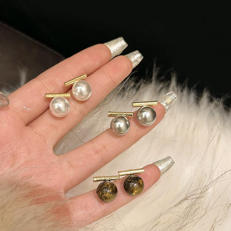 

Korean Simple Pearl Earrings: S925 Silver Needle, Retro Style белый