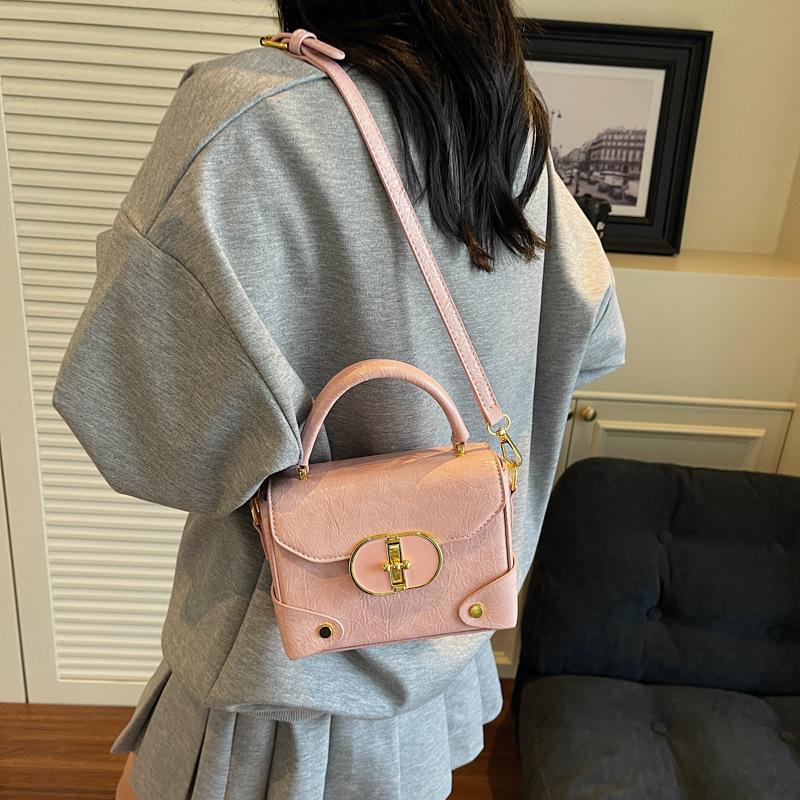 Small Bag Women's Summer Versatile New Fashion Messenger Bag Popular Small Square Bag