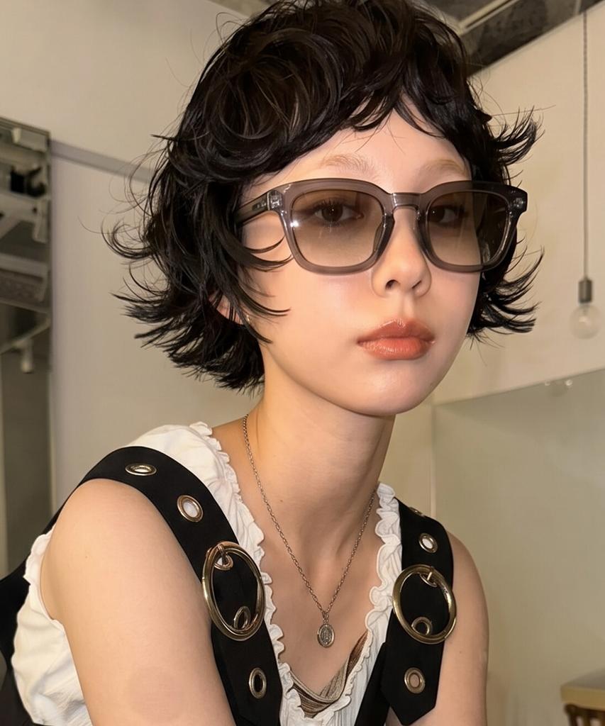 Tukyubeu Modern Crown Panto Sunglasses(Grey)