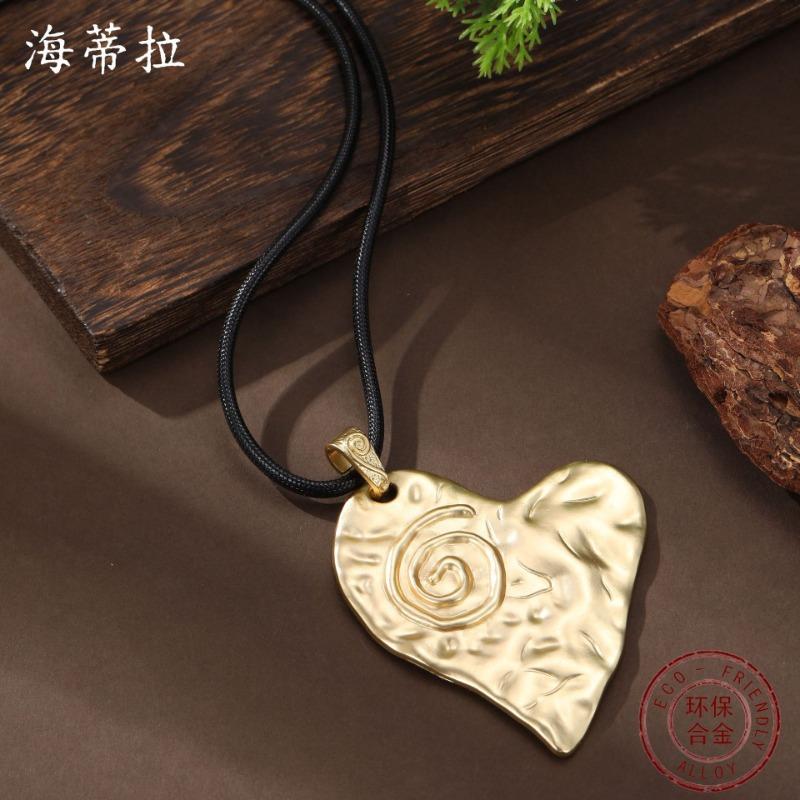 New Irregular Matte Love Leather Rope Long Pendant Women's Fashion Exaggerated Heart-shaped Long Necklace