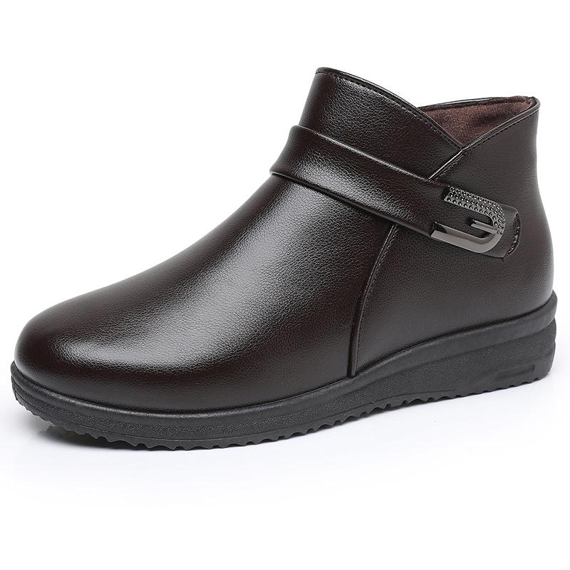 Mom's Winter Velvet-Lined Non-Slip Short Boots: Soft-Soled Leather Snow Boots for Middle-Aged & Elderly Women