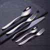 Elegantes 4-teiliges goldenes Besteckset: Messer, Gabel, Löffel aus 304 Edelstahl für Hotels