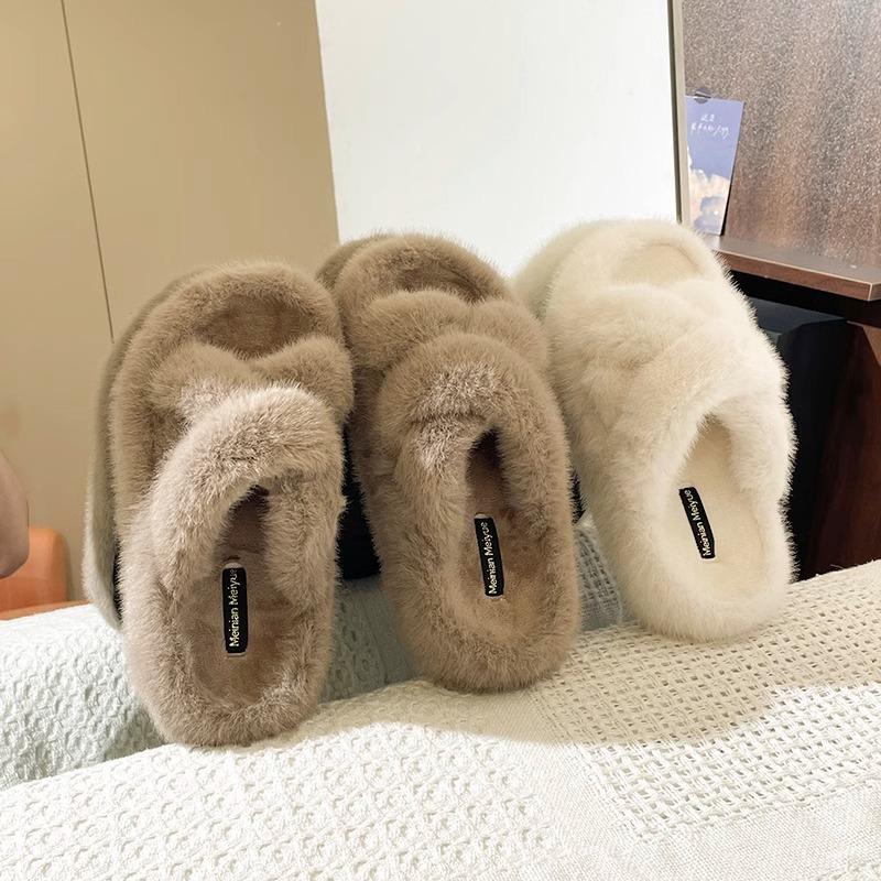 Popular Fluffy Slippers Women's Outer Wear 2025 New Autumn and Winter Cotton Shoes Go Out with Comfortable Thick Soles, Plush Fluffy Cotton Tows