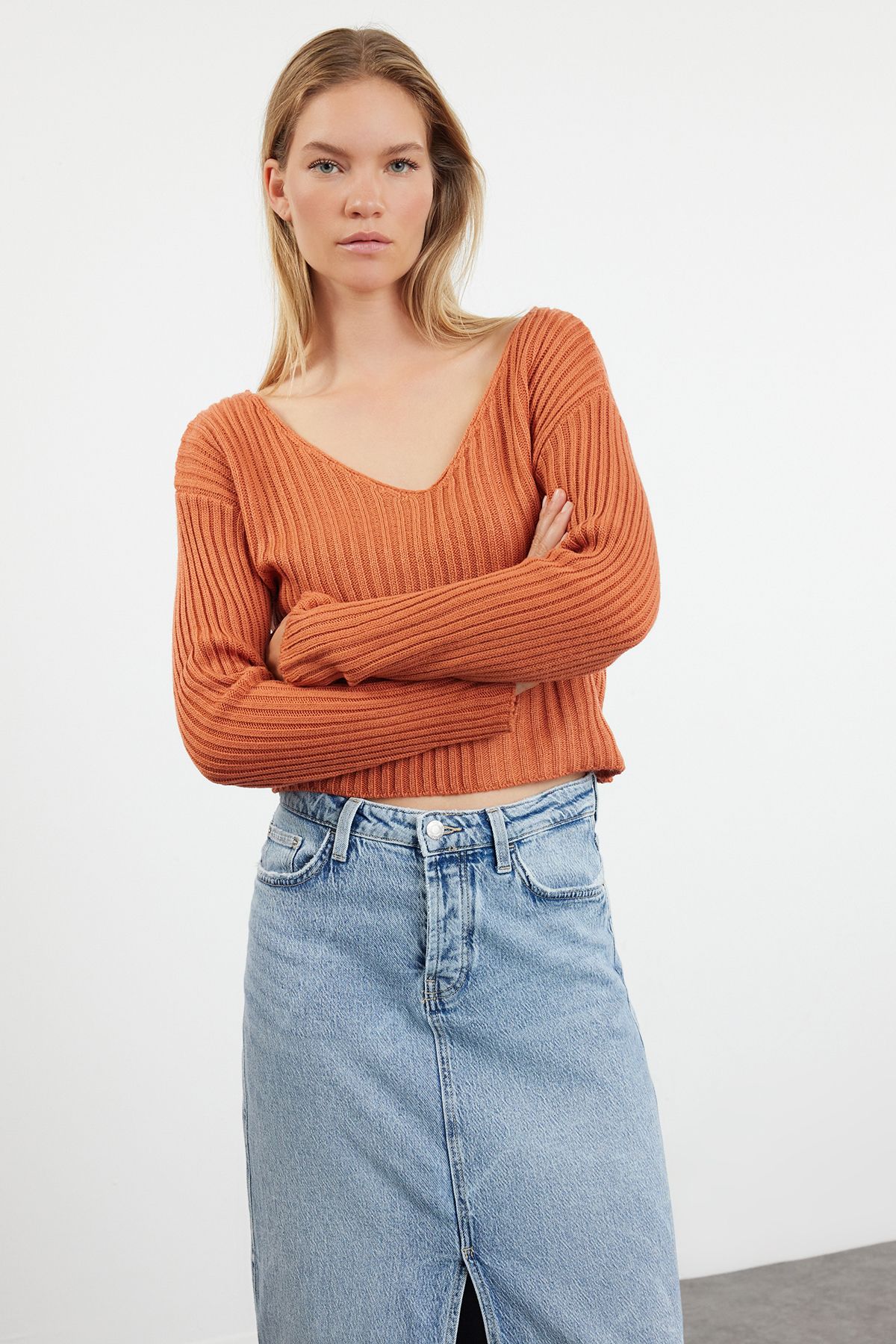

Women s Elegance Style Sweater Orange Crop Basic V-Neck Knitwear Sweater L