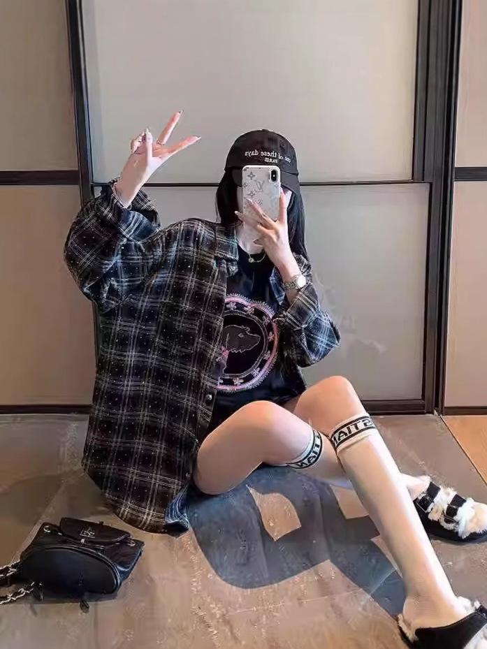 Karohemd mit Strasssteinen verziert: Modischer lockerer Damen-Strickjacke mit langen Ärmeln für Frühling und Herbst.