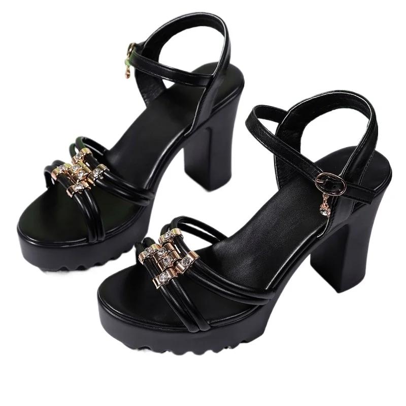 

Fashion Plus Size 2025 Summer Platform Women s Open Toe Sandals Outdoor Metal Decoration Buckle Strap Sandals for Versatile Daily Party 36