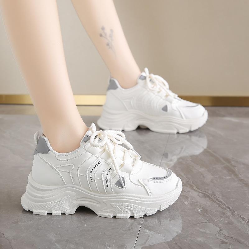 ins Korean version of the new dad shoes girl 2025 autumn student versatile sports running casual shoes platform heightening shoes