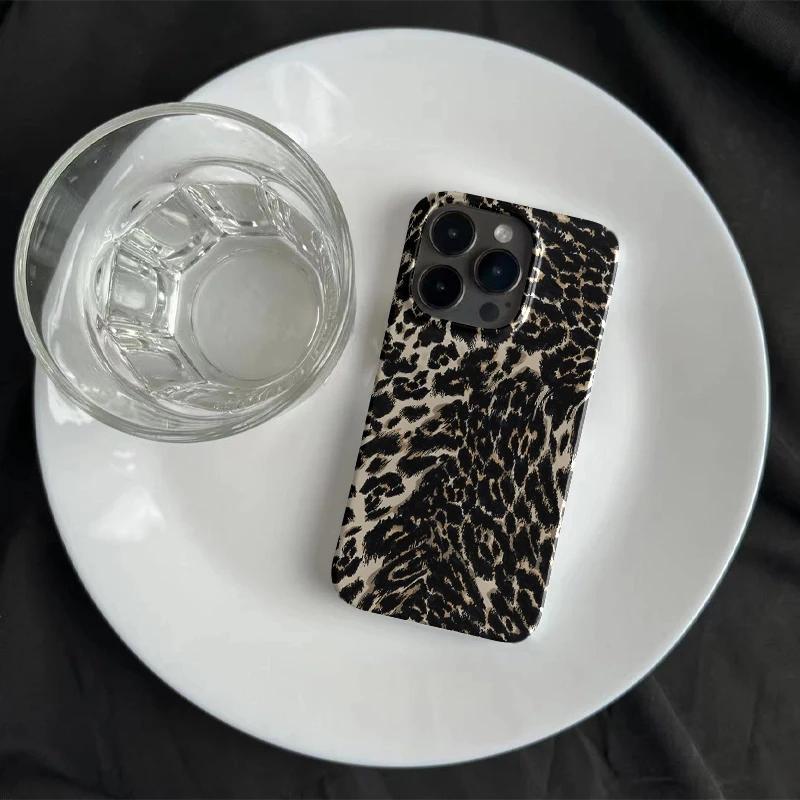Minimalist Art Advanced Leopard Pattern Phone Case For iPhone 17 AIR 16 15 14 13 12 11 PRO MAX XR XSMAX MINI 7 8 PLUS Y2K Cover