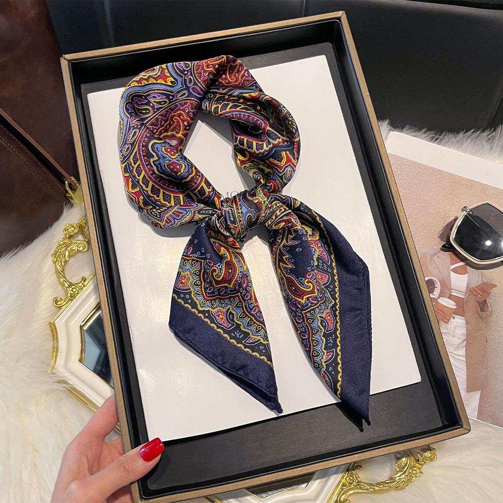 Bohemia Stlye 70*70 Damen Sommer Luxus Mode Seidenschal Weiches Haarband Halstuch Krawatte Weibliches Stirnband Foulard