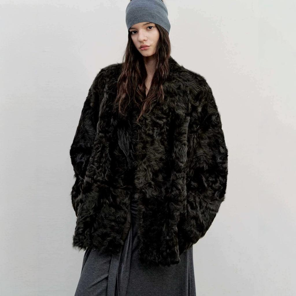 Winter new fashionable and light imitation small lake sheepskin fur integrated pressure-sensitive old money environmentally friendly fur V-neck jacket