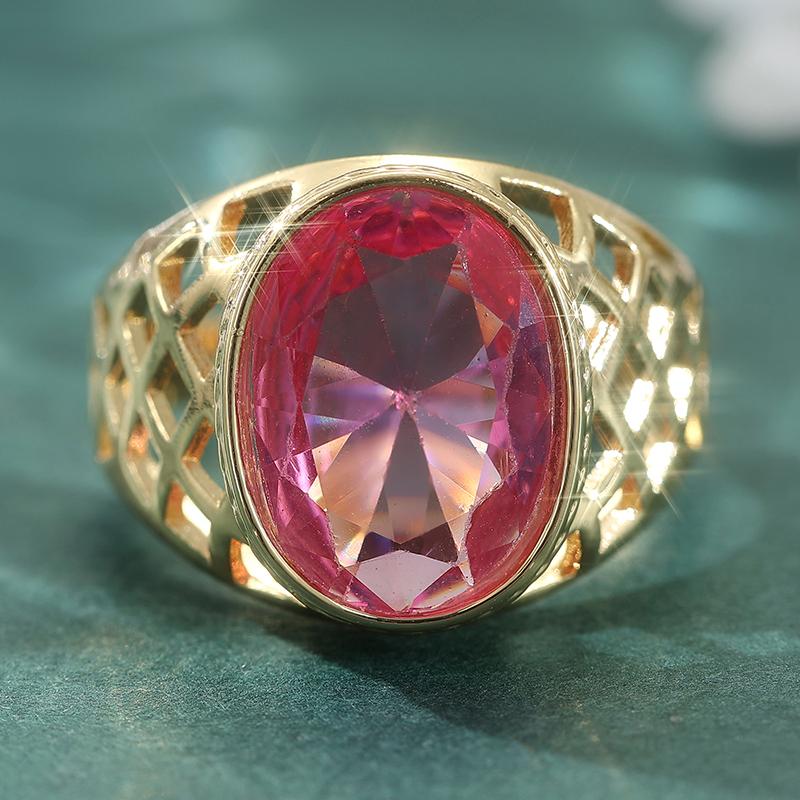 Klassischer Funkelnder Eingelegter Rosa Synthetischer Zirkonia Ausgehöhlter Vergoldeter Ring Damenmode Bankett Festival Schmuck Zubehör