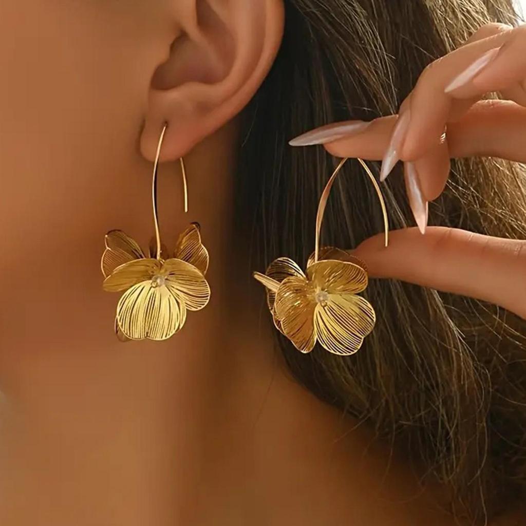 European and American 3D Ginkgo Leaf Pearl Tassel Stud Earrings