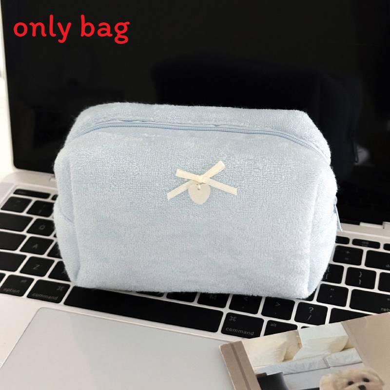 Minimalist Towel Cloth Storage Bag With Waterproof Fabric For Home And Travel Use