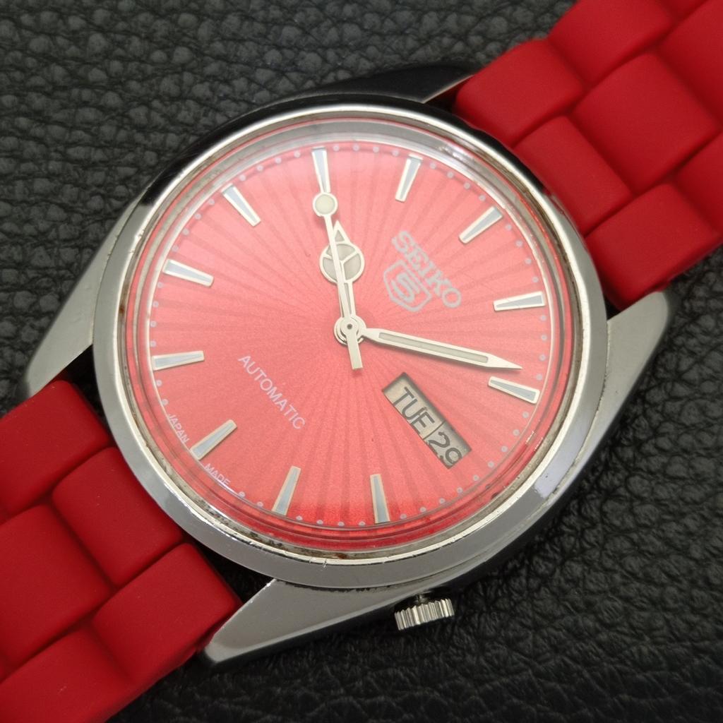 AUTOMATIC 7009A VINTAGE SEIKO 5 JAPAN MENS RED COLOR DIAL WATCH A701579-5 R206b-a701579