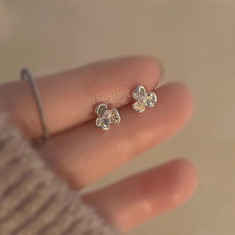 Gold Ring Earrings Women's Ear Buckles Light Luxury High-end Earrings Autumn and Winter Ring Earrings